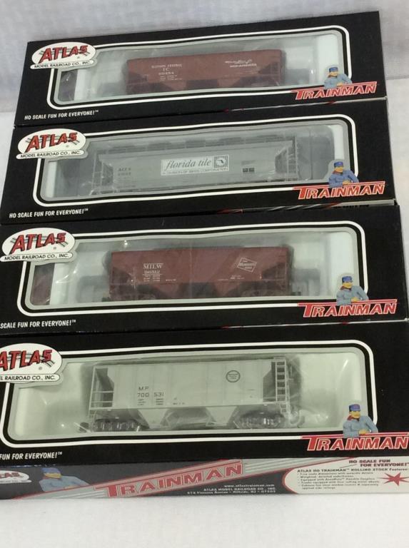 Lot of 8 Atlas HO Scale RR Hopper Cars Including