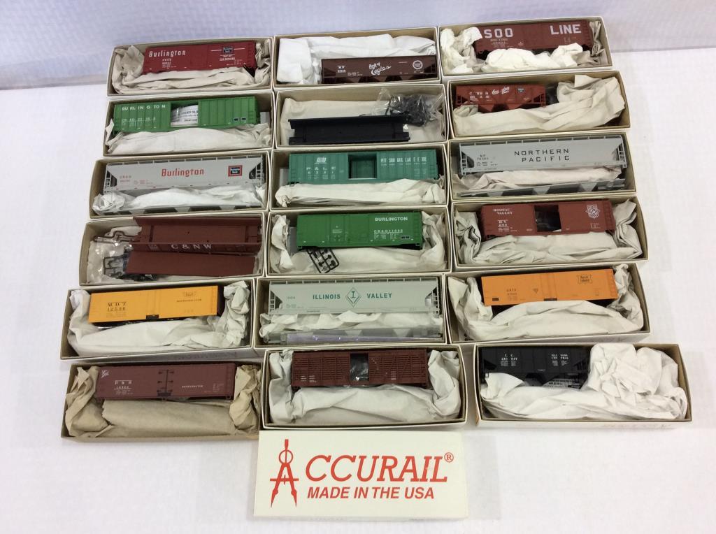 Lot of 18 Accurail Un-Assembled HO Scale Model