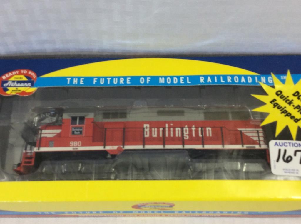 Athearn HO Scale Burlington GP-35 980 Locomotive-