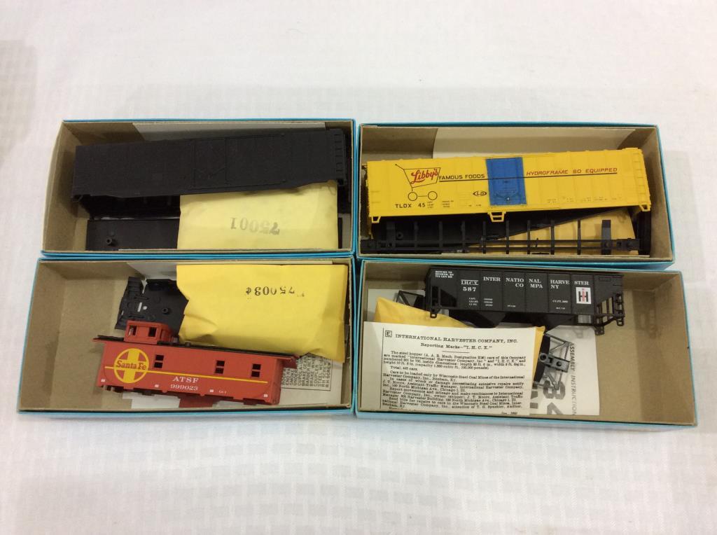 Lot of 17 Athearn Un-Assembled HO Scale Model