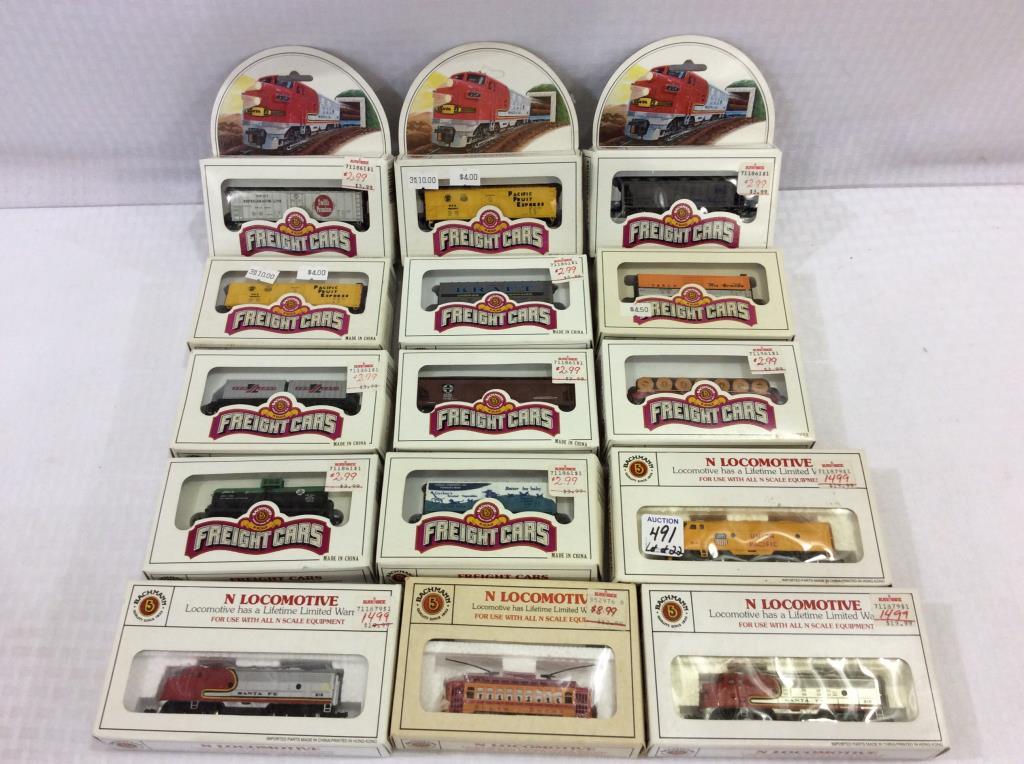 Lot of 22 N-Scale Train Cars & Locomotives