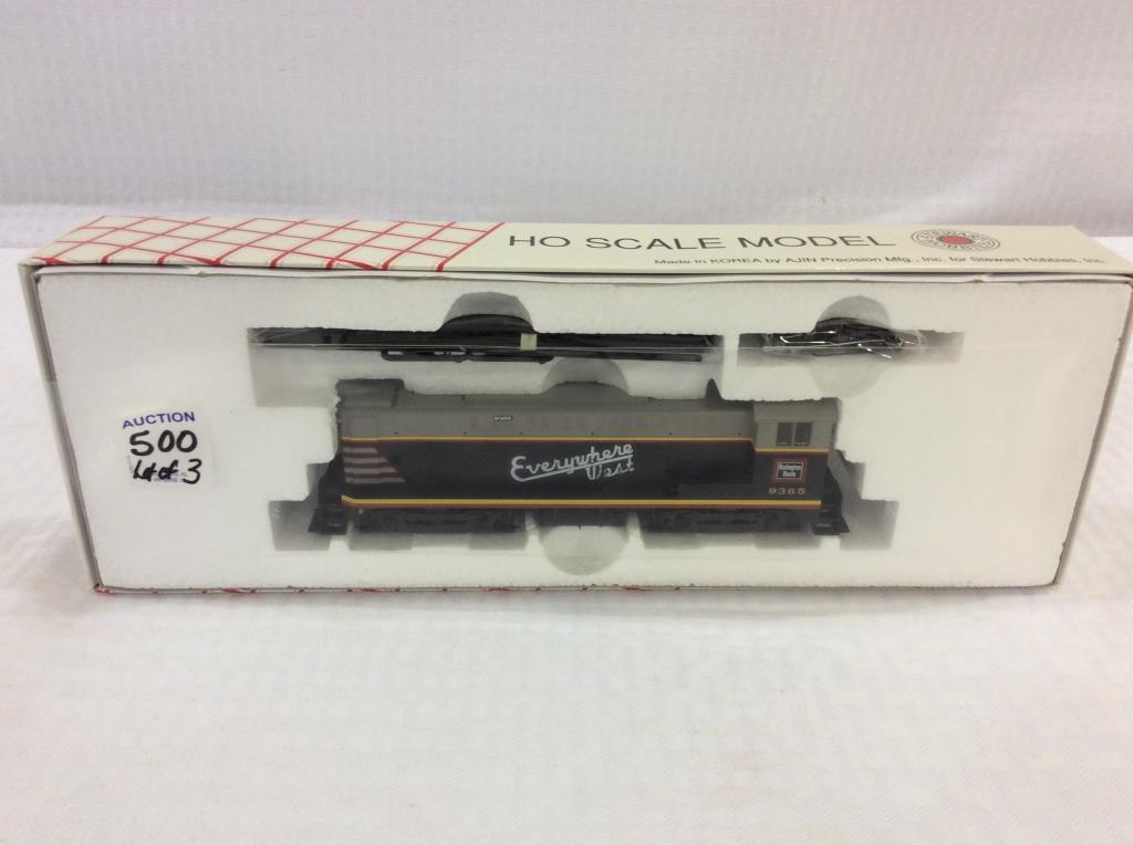 Lot of 3 HO Scale Train Cars Including