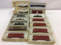 Lot of 18 Proto 2000 Series HO Scale Model