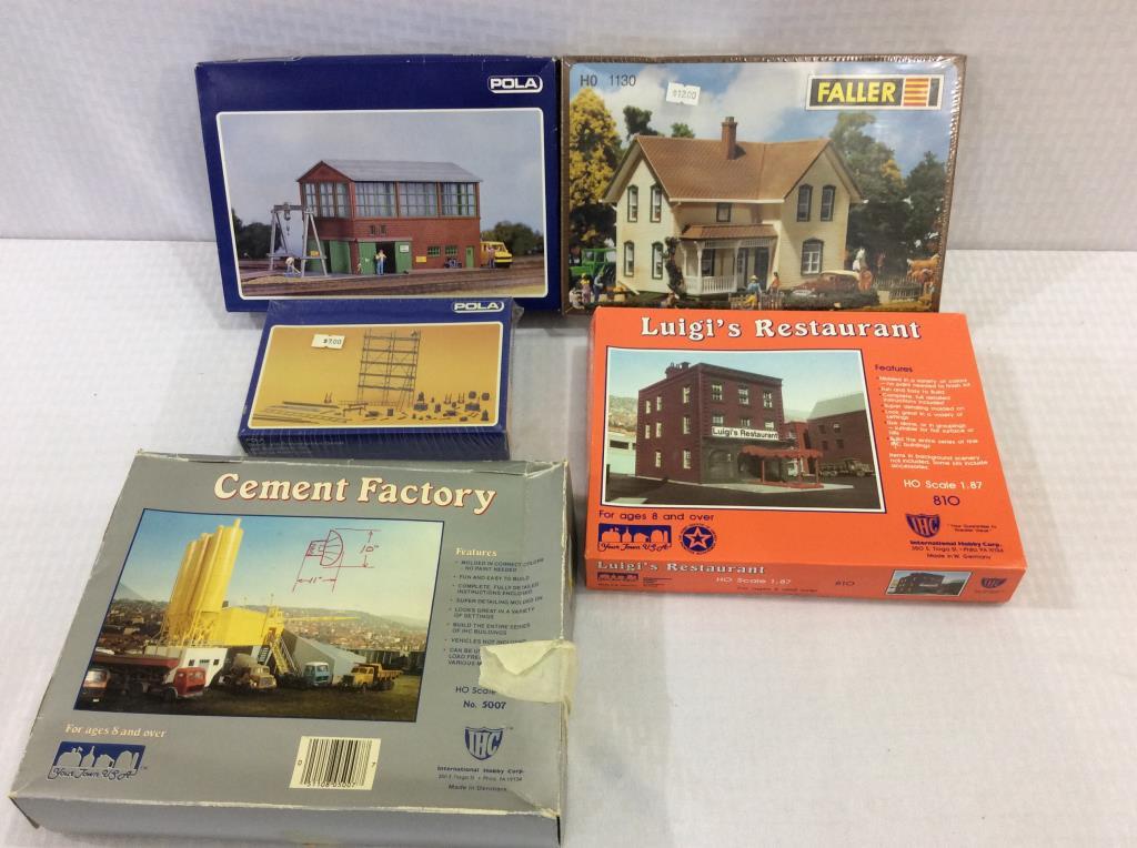 Lot of 9  HO Scale Structure Kits in Boxes