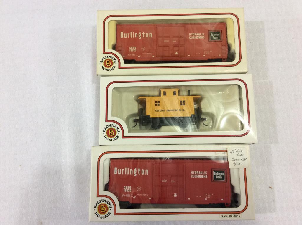 Lot of 5 Bachmann Series HO Scale RR Cars