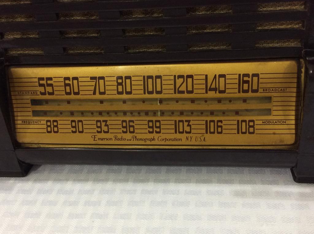 Vintage Radio-Emerson Radio & Phonograph