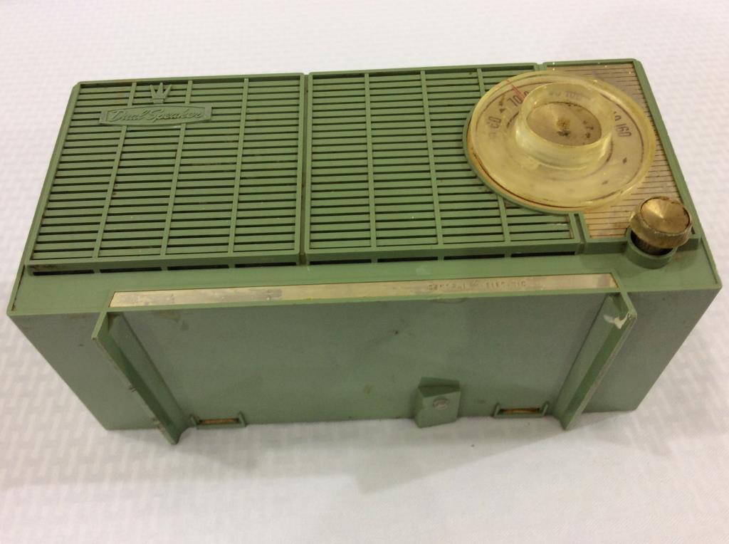 Vintage Sage Green General Electric Dual Speaker