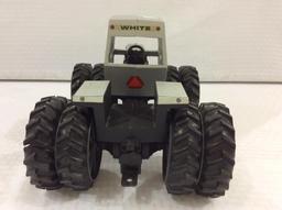 White Field Boss 4-210 1/16th Scale Tractor