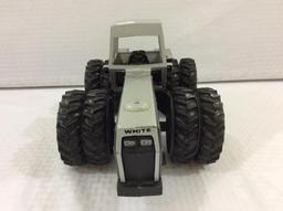 White Field Boss 4-210 1/16th Scale Tractor