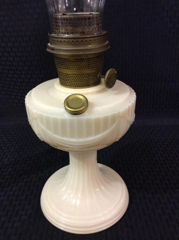 Aladdin Kerosene  Lamp w/ Glass Chimney