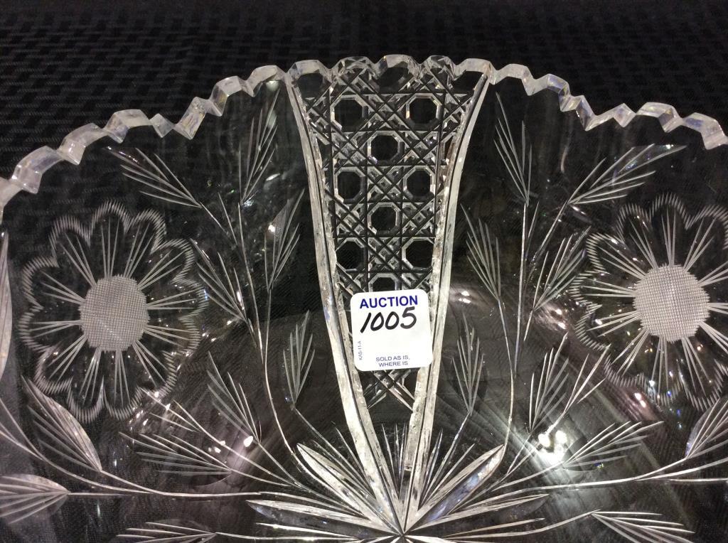 Beautiful Cut Glass Floral Design Bowl