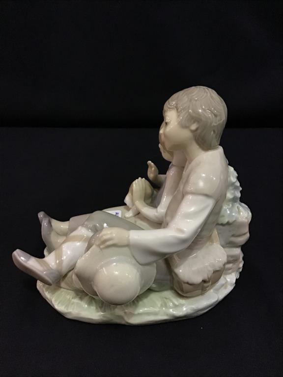 Lladro Made in Spain Porcelain Figurine-