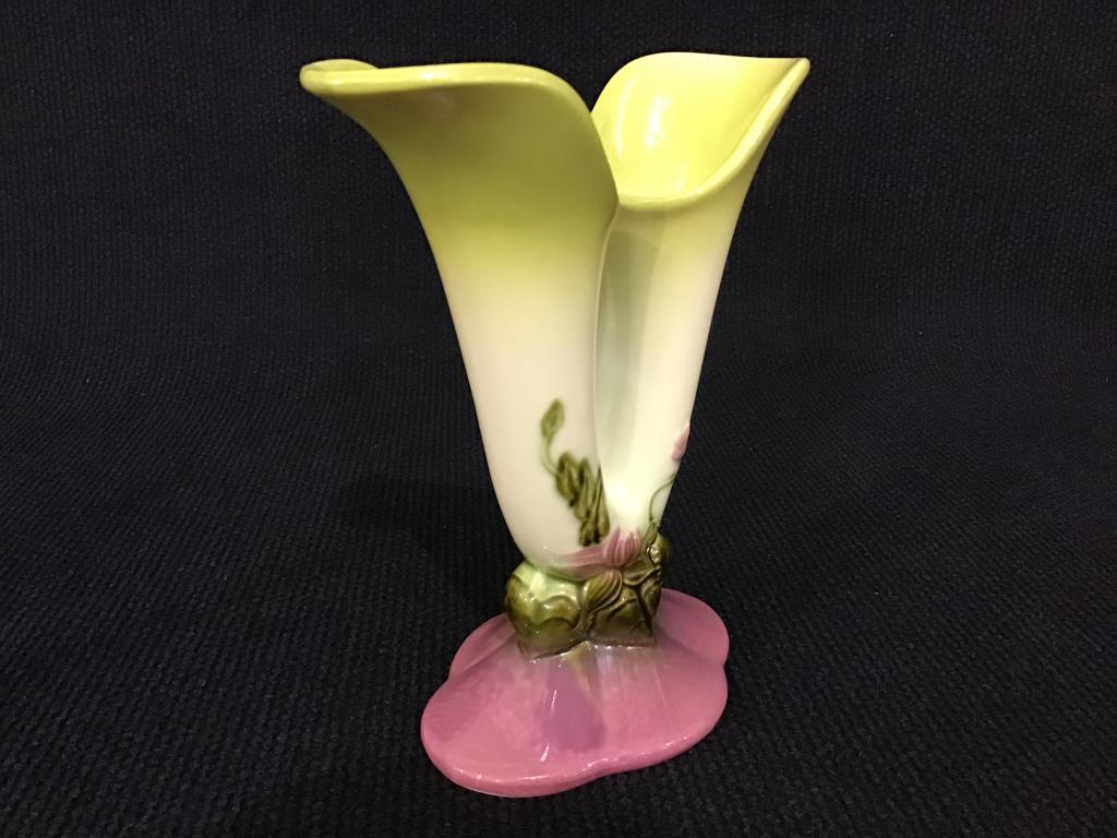 Hull Woodland Vase W15-8 1/2 Inch