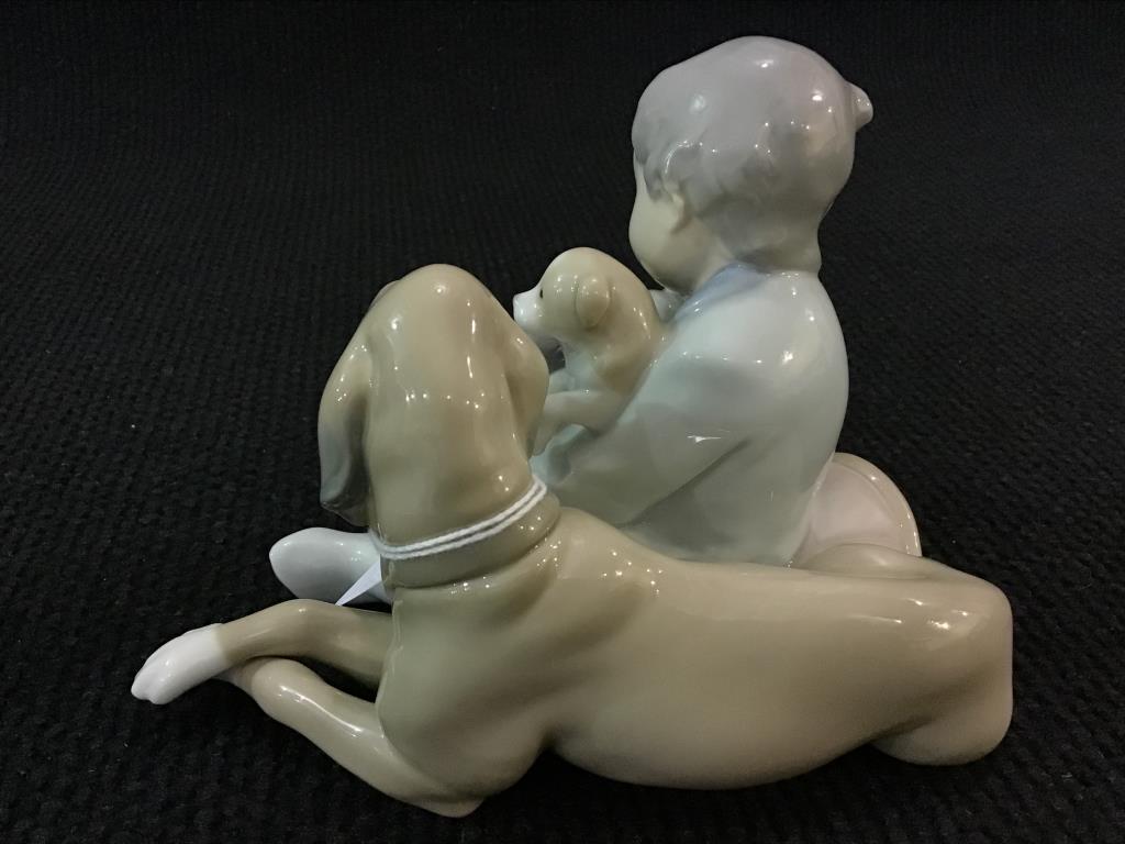 Lladro Figurine "New Playmates"