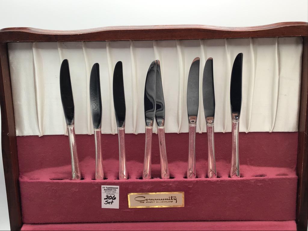 8 Piece Setting of Community Silverplate Flatware