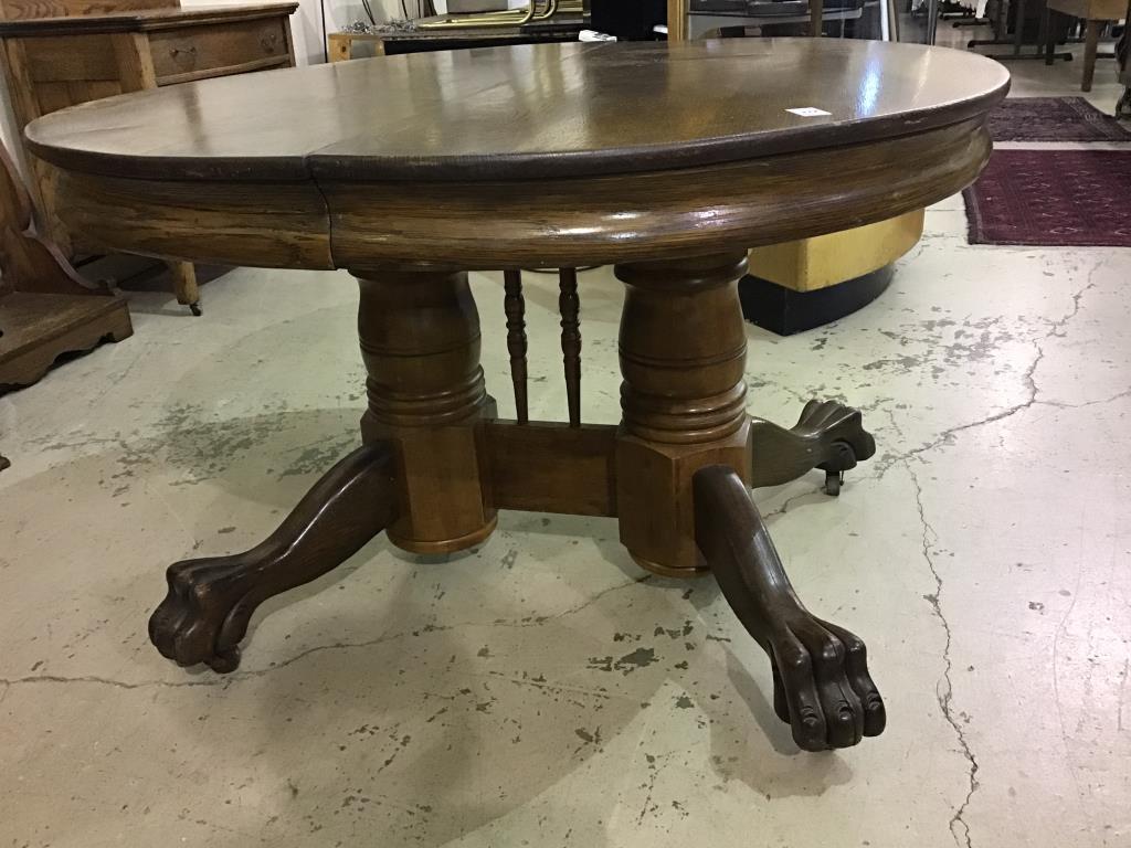 Antique Round Pedestal Claw Foot Dining Table