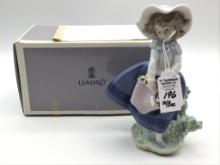 Lladro Pretty Pickings Figurine #05222 w/ Box