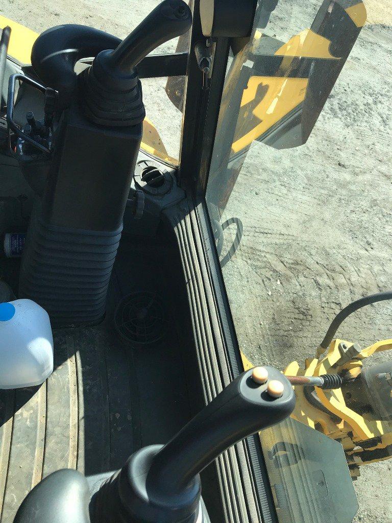 NEW HOLLAND B110 LOADER/BACKHOE