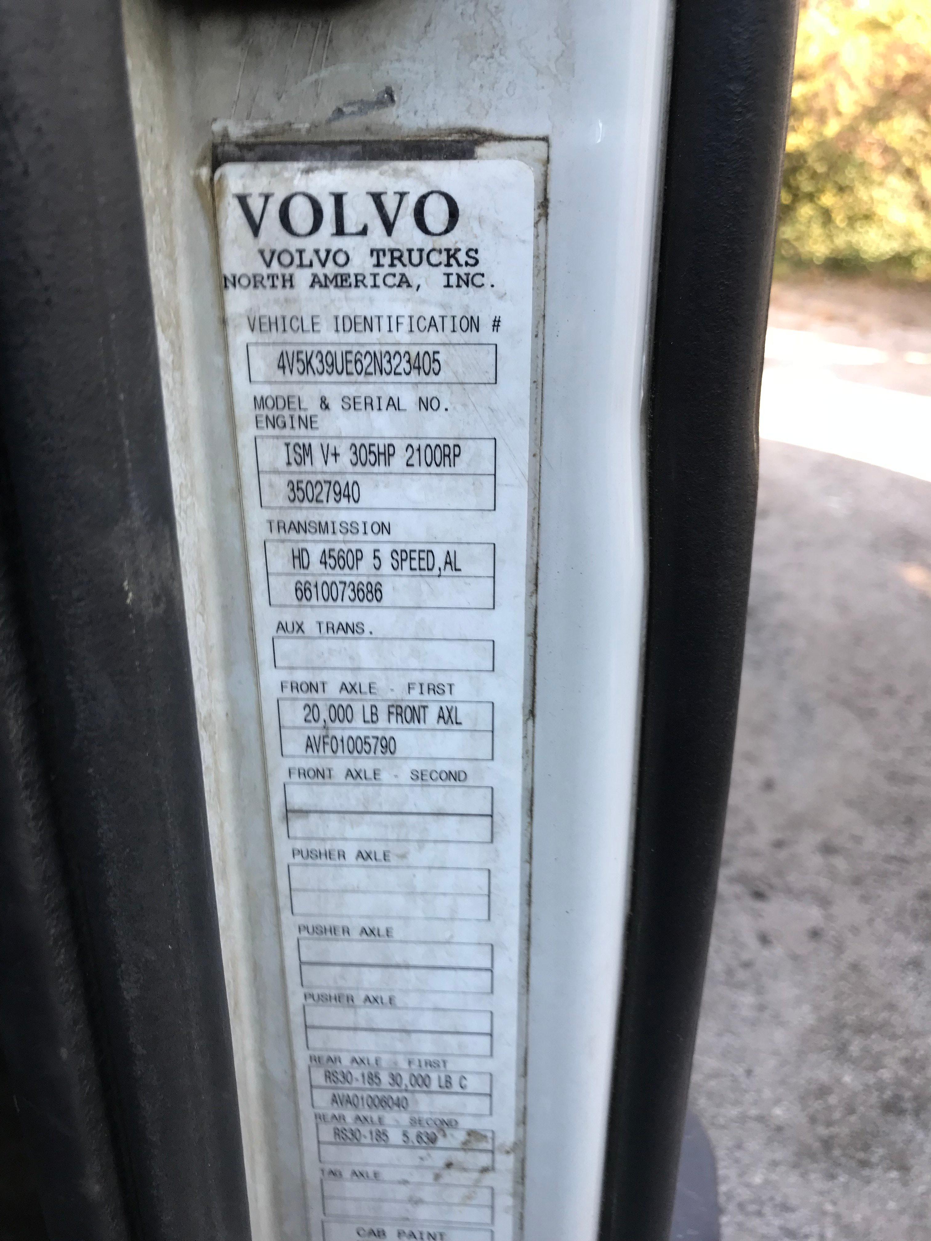 VOLVO MCNEILUS REFUSE TRUCK