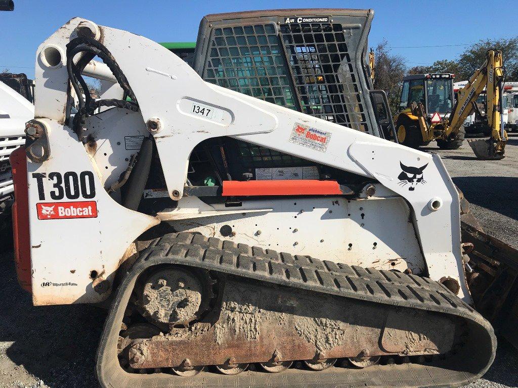 BOBCAT TRACK LOADER