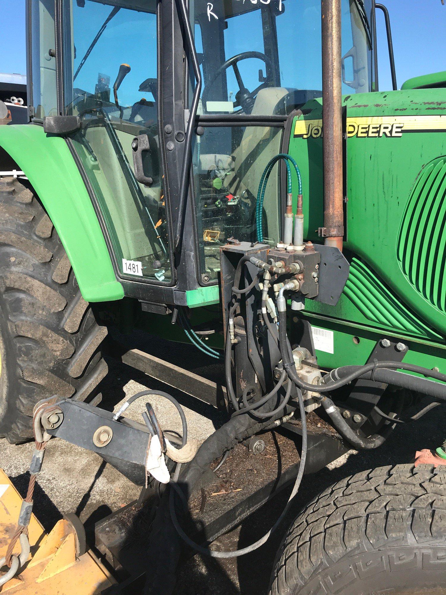 JOHN DEERE 6215 Tractor