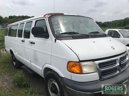 2001 DODGE VAN 12PSG