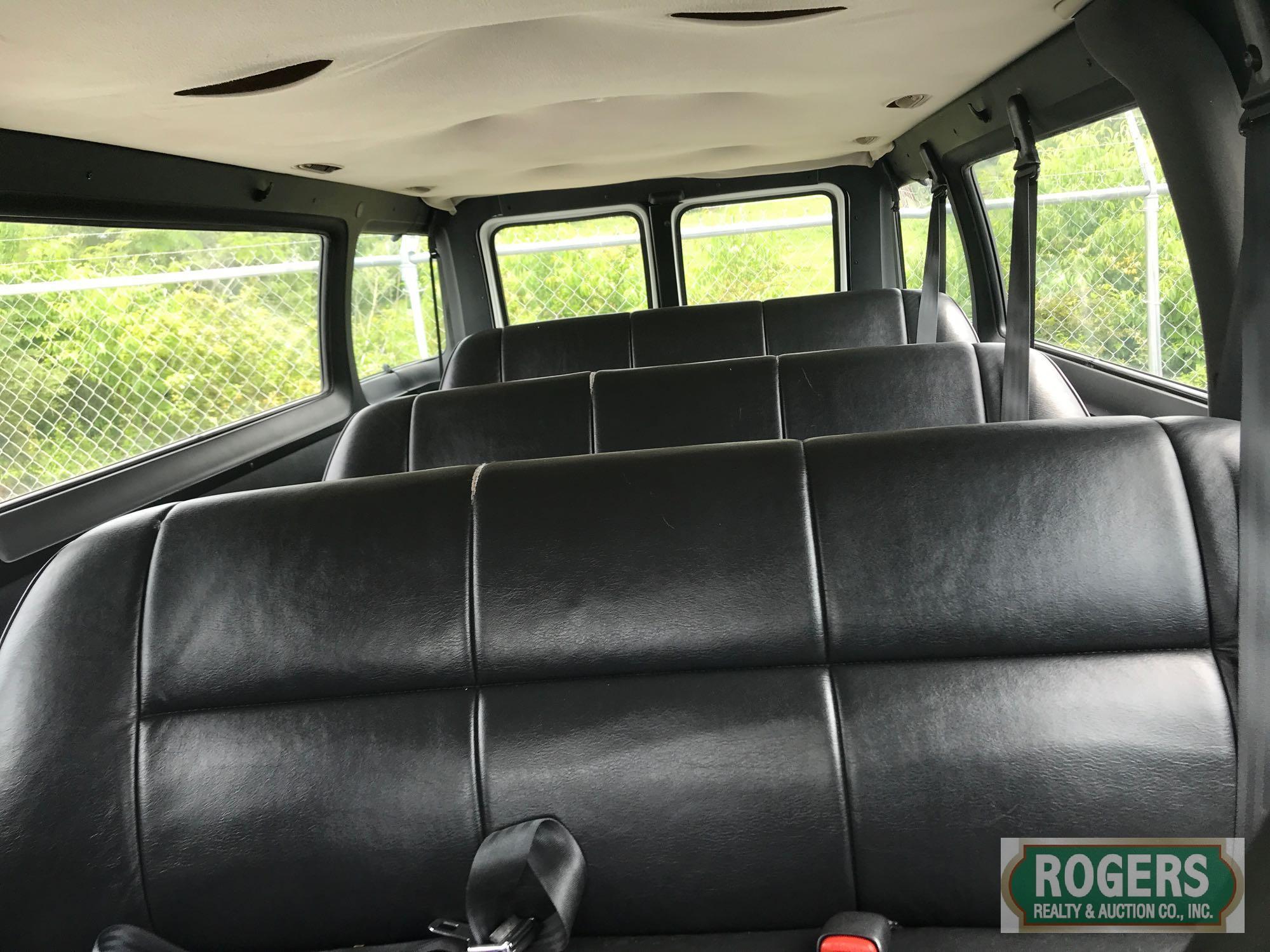 2001 DODGE VAN 12PSG