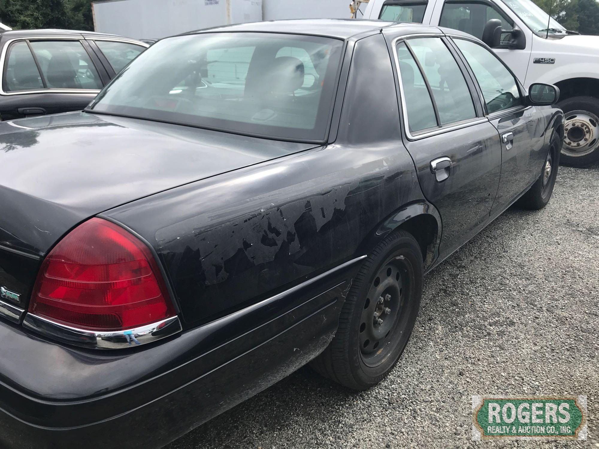 2009 Ford Crown Vic, 4.6, 92482 miles, No Console, Hit Front Panel, 2FAHP71V19X125434