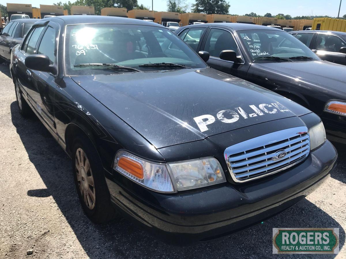 2009 Crown Vic, 4.6, 76837 miles, No Console, 2FAHP71V49X125444