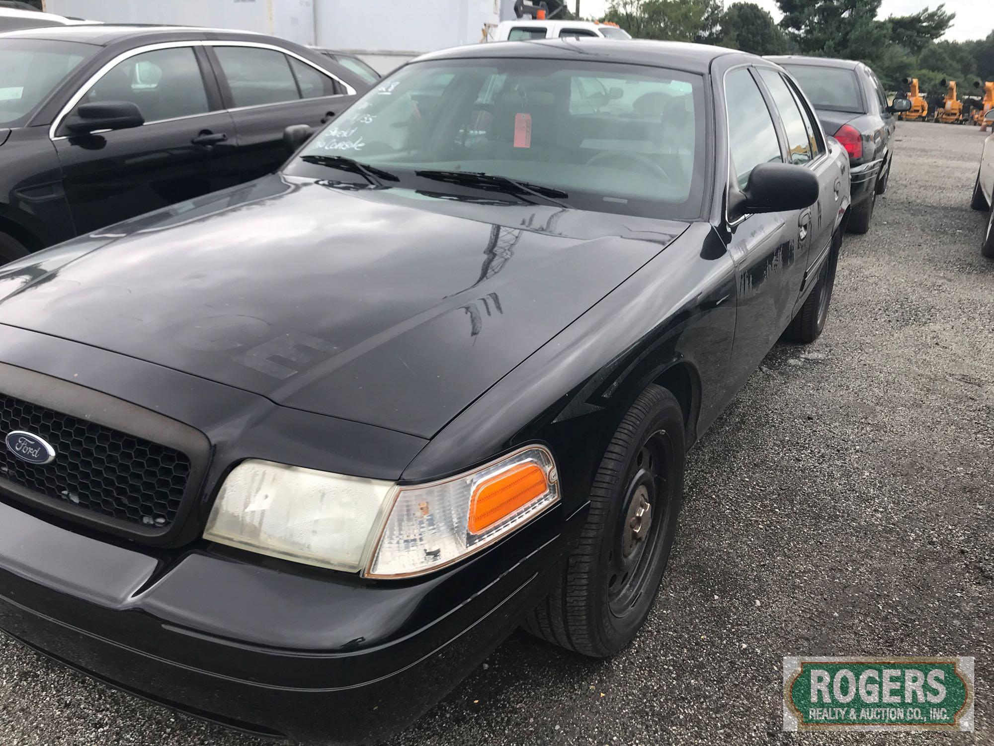 2011 Ford Crown Vic, 4.6, 101135 miles, Has Shield, No Console, 2FABP7BV1BX152627