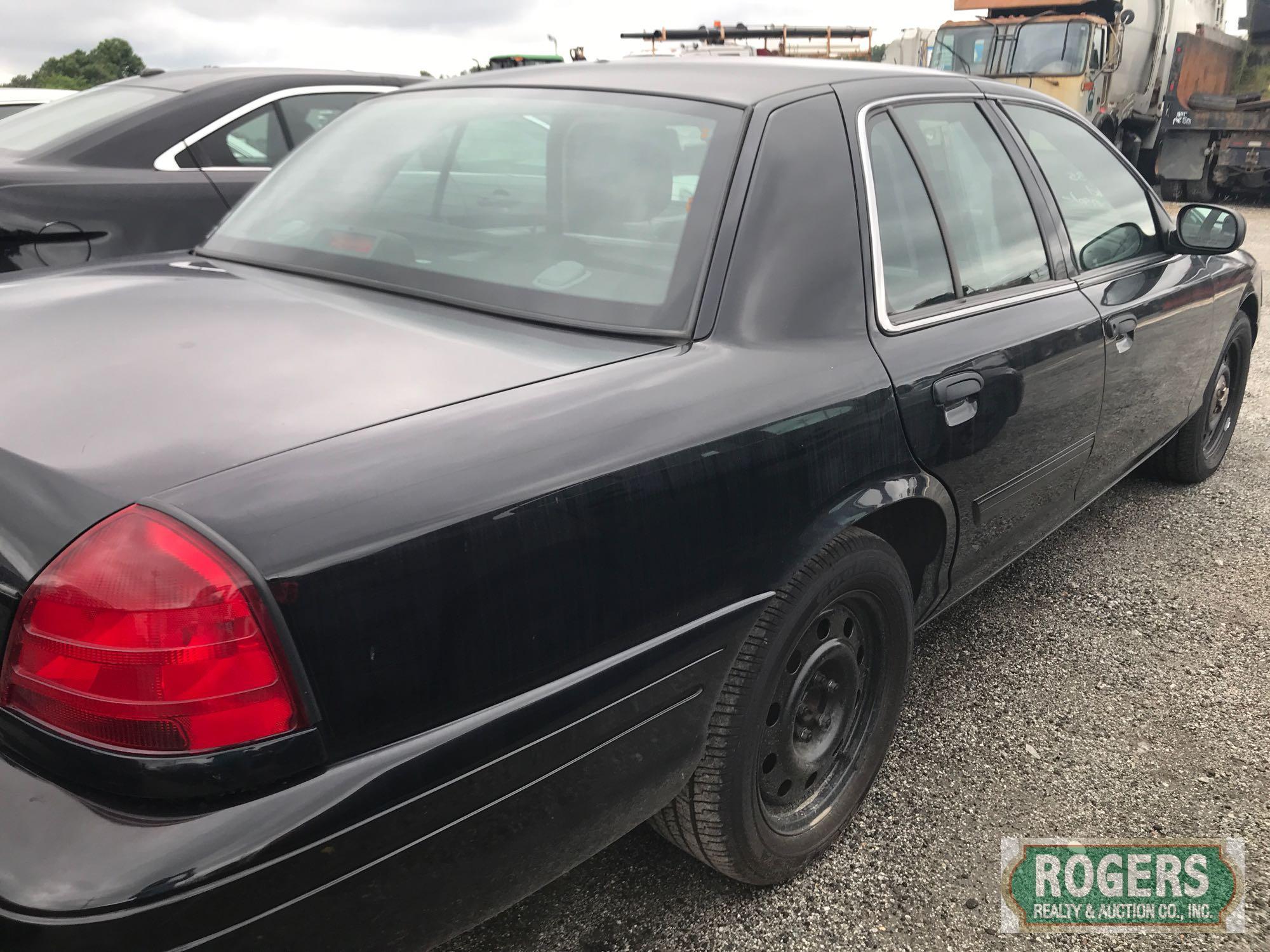 2011 Ford Crown Vic, 4.6, 101135 miles, Has Shield, No Console, 2FABP7BV1BX152627