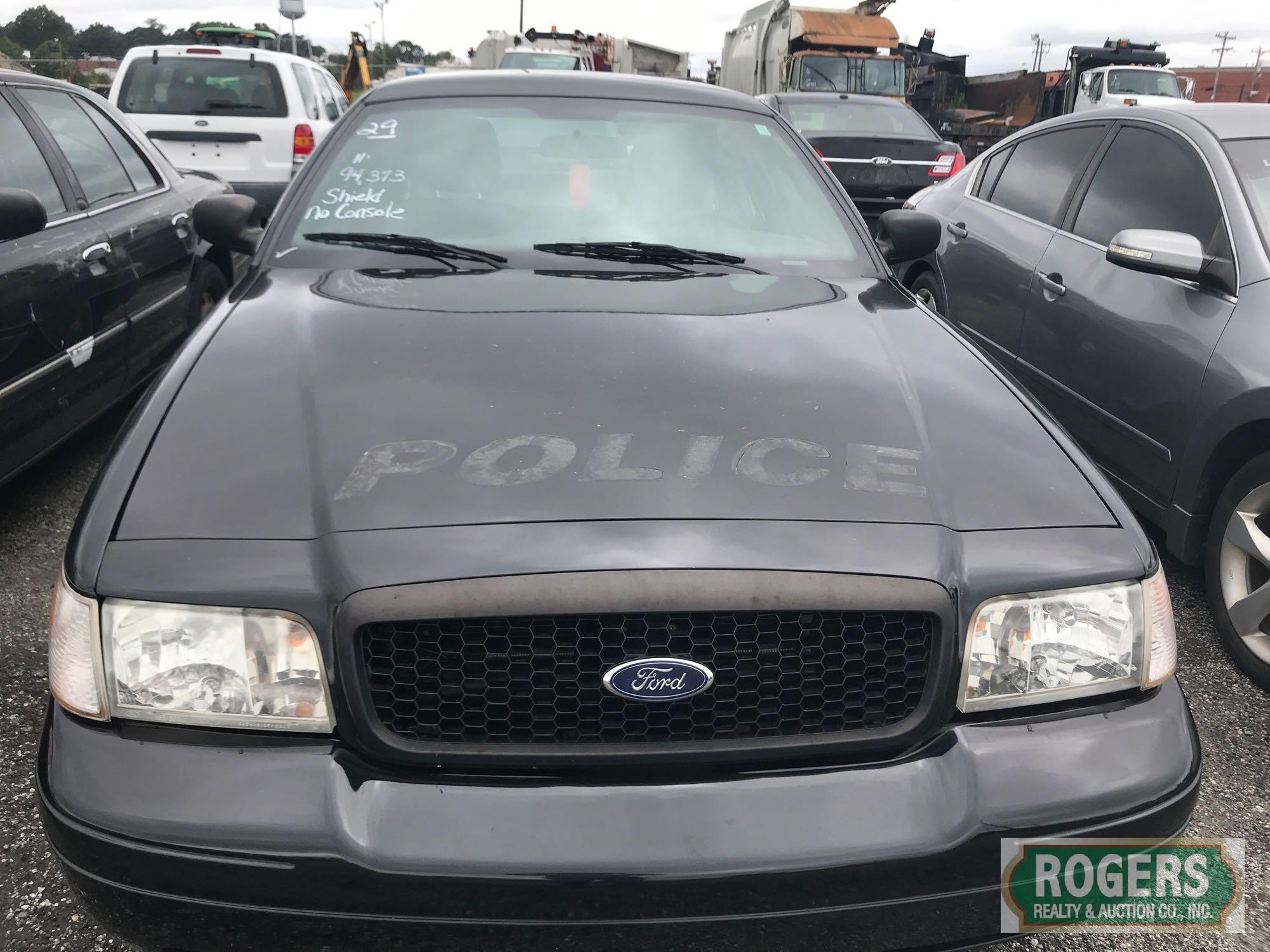 2011 Ford Crown Vic, 4.6, 94373 miles, Has Shield, No Console, 2FABP7BV1BX154331