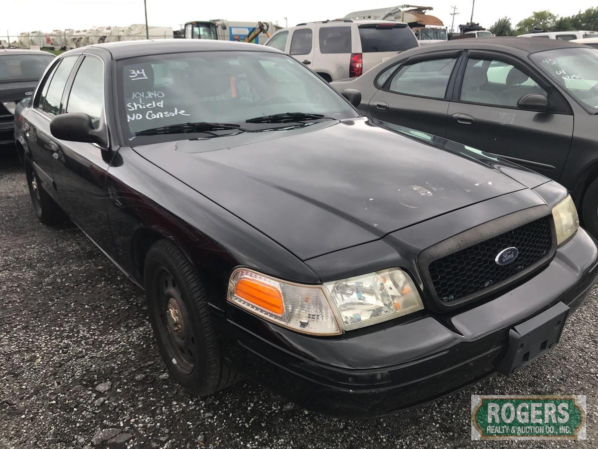 Ford Crown Vic, 4.6L, 101840 miles, Has Shield, No Console