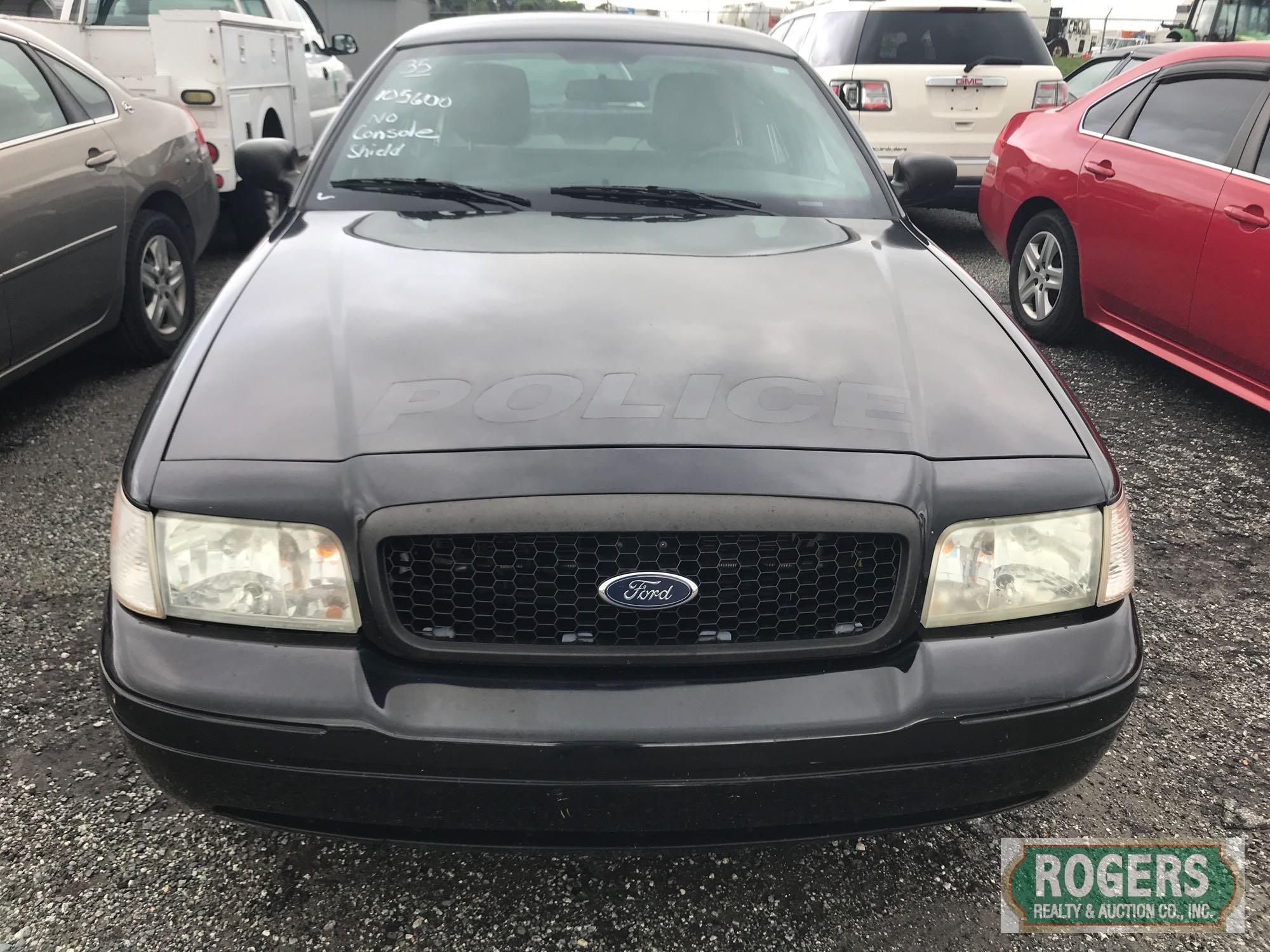 2011 Ford Crown Vic, 4.6L, 105600 miles, Has Shield, No Console, 2FABP7BV6BK161761