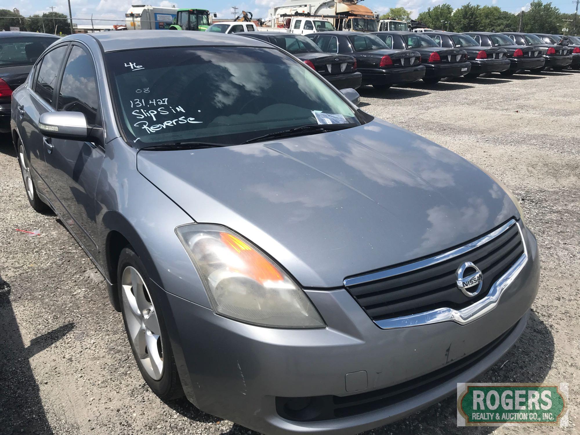 2008 Nissan Altima, 3.5, 131427 miles, 1N4BL21E98C185333, Slips in Reverse