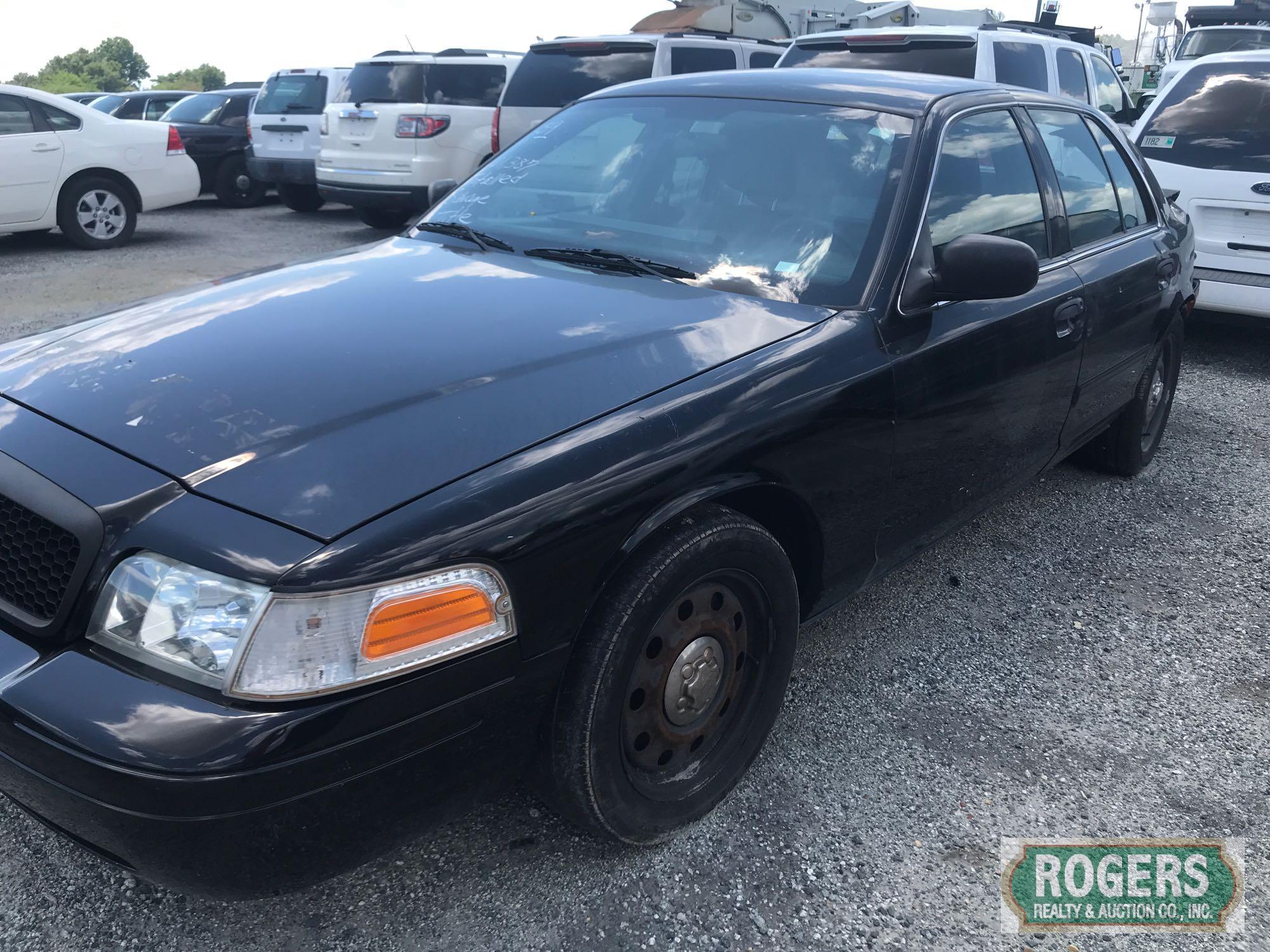 2011 Ford Crown Vic, 4.6, 101387 Miles, 2FABP7BV0BX161755- SALVAGE TITLE-NO KEYS