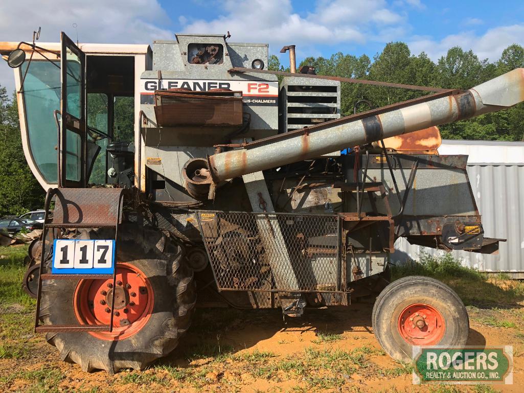 1977 Allis Chalmers Gleaner Combine F2 w/ head Serial # FKS37812