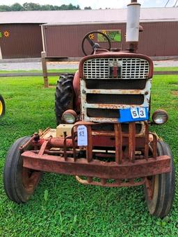 International Harvester Farmall 140