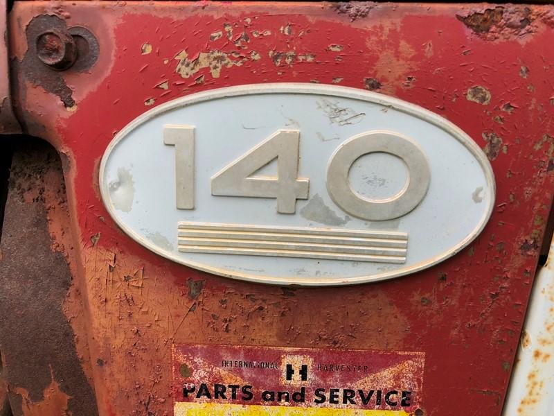 International Harvester Farmall 140