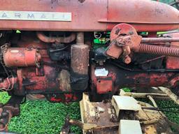 International Harvester Farmall 140