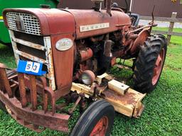 International Harvester Farmall 140