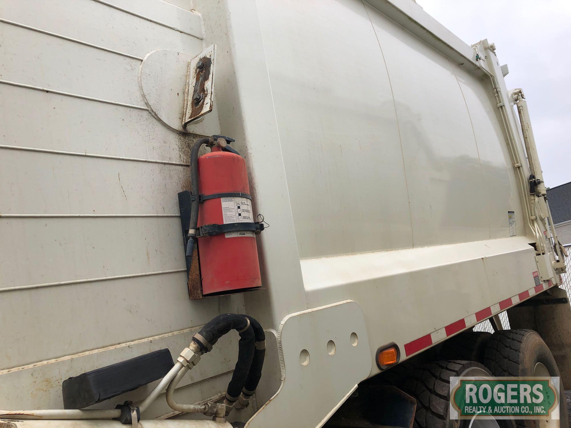 2015 - MACK FRONT LOADER REFUSE TRUCK -MRU613