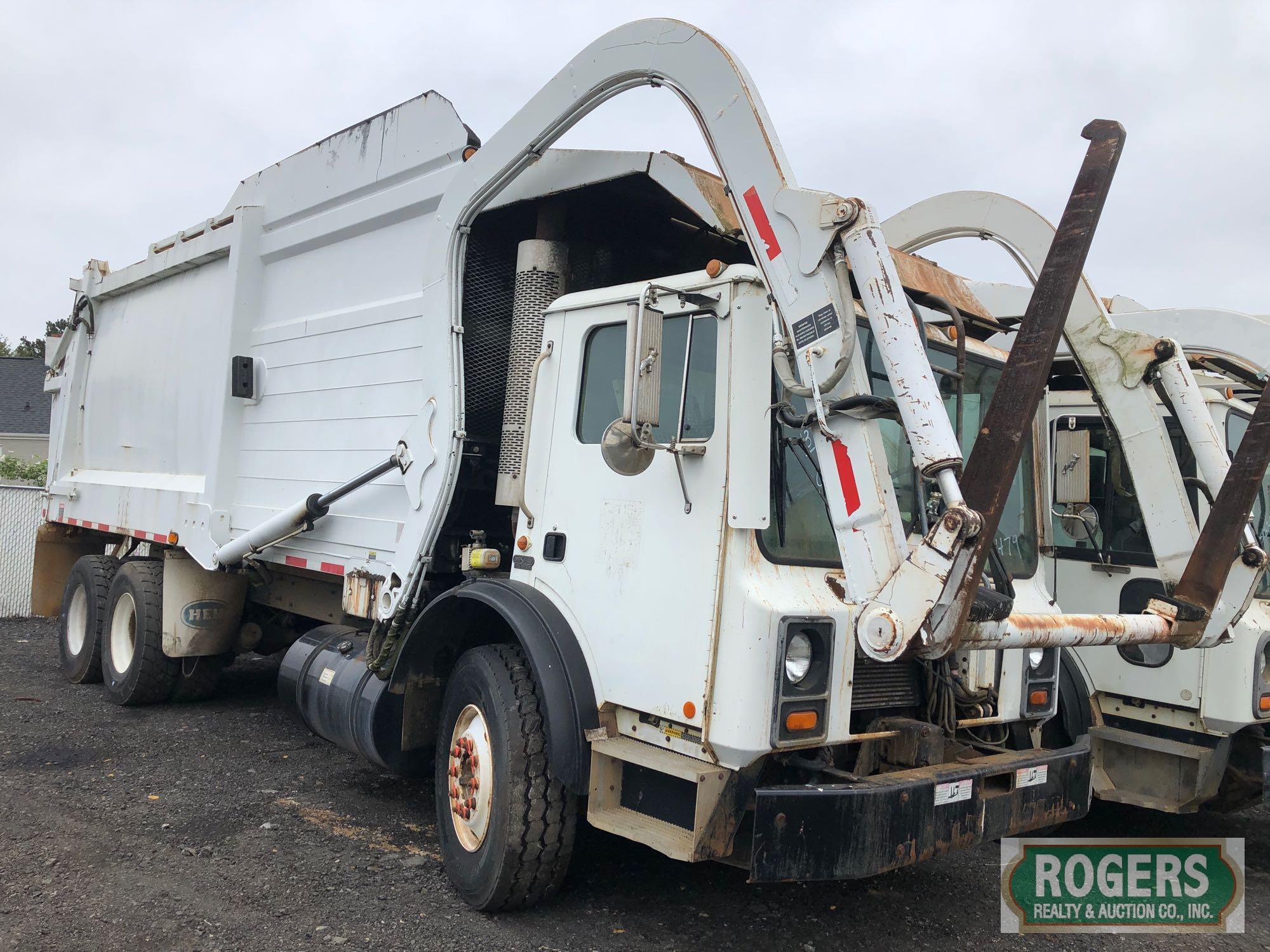 2007 - MACK FRONT LOADER REFUSE TRUCK -MR688S