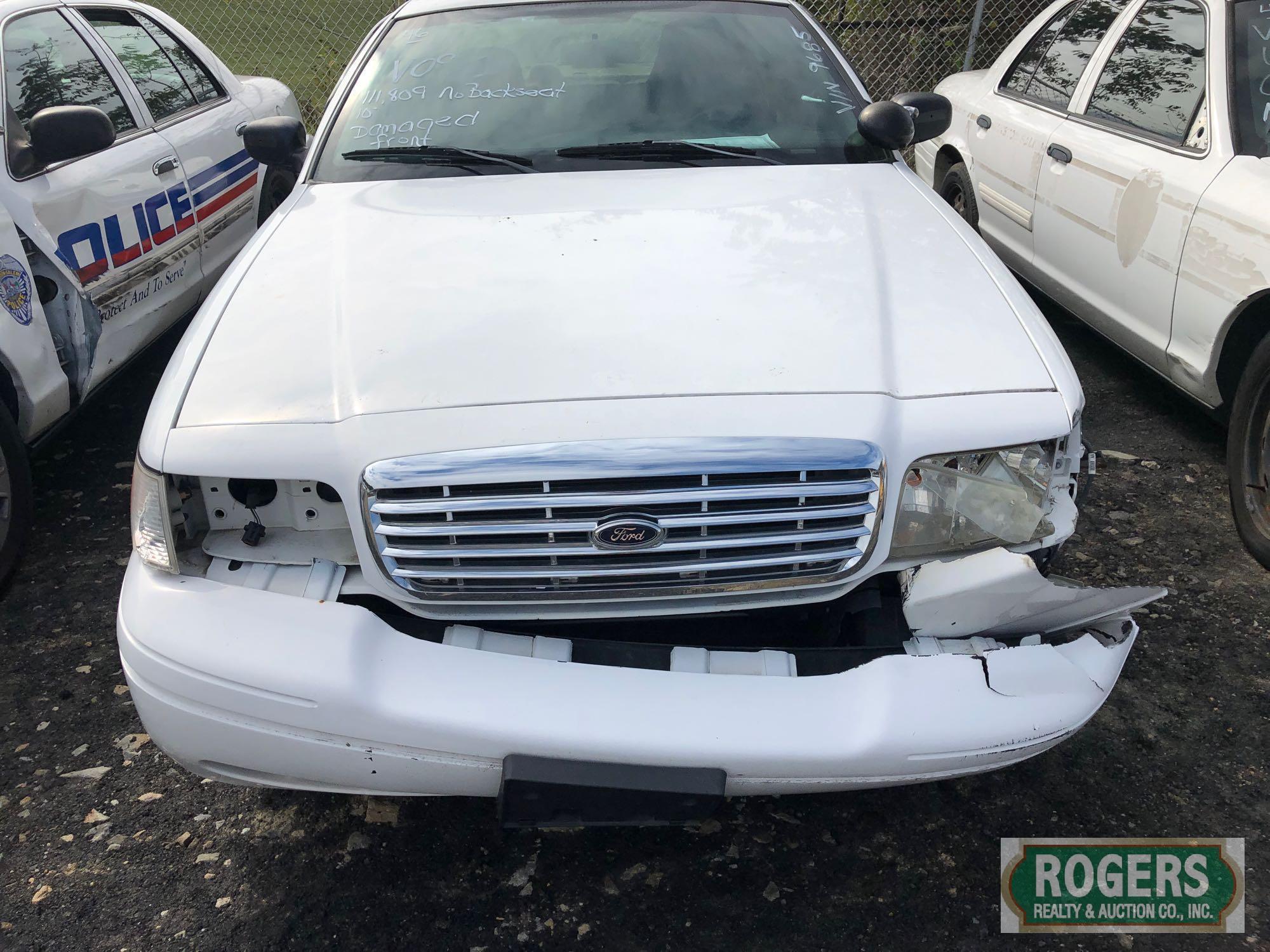 2010 - FORD -CROWN VICTORIA