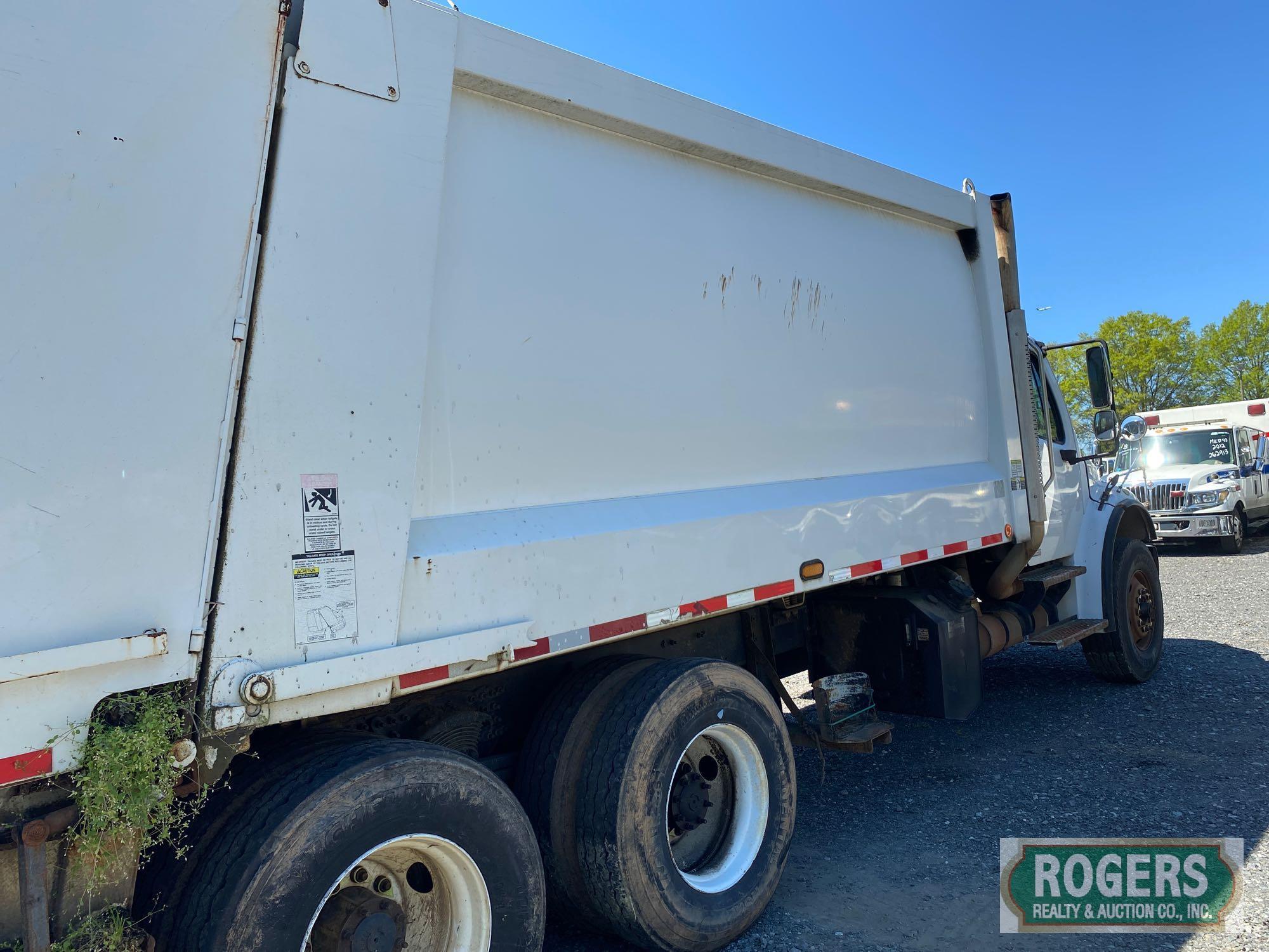 2006 FREIGHTLINER REARLOADER REFUSE TRUCK