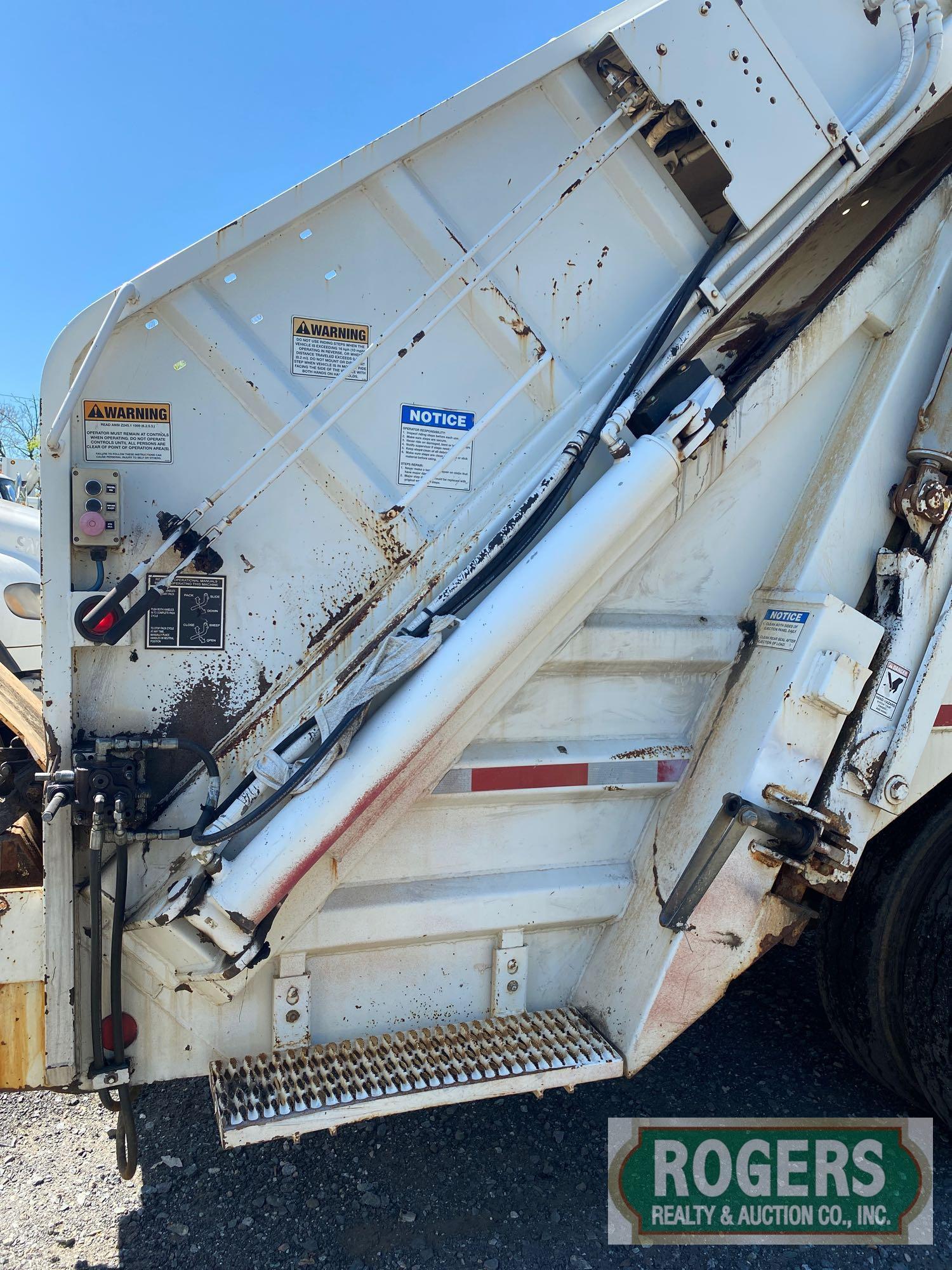 2009 AMERICAN LAFRANCE REARLOADER REFUSE TRUCK