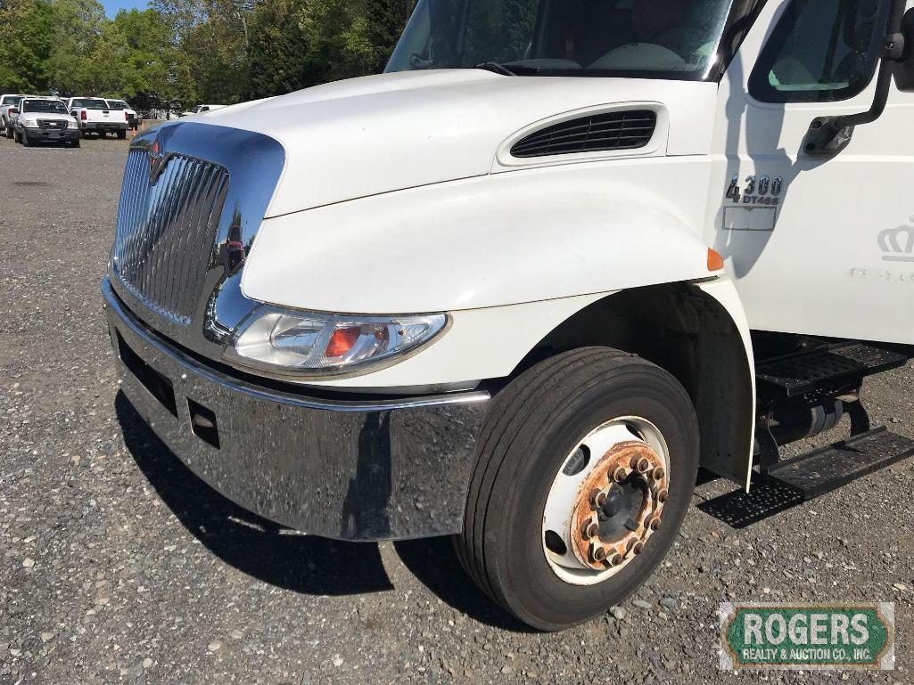 2004 INTERNATIONAL TRUCK W/DUMP BED