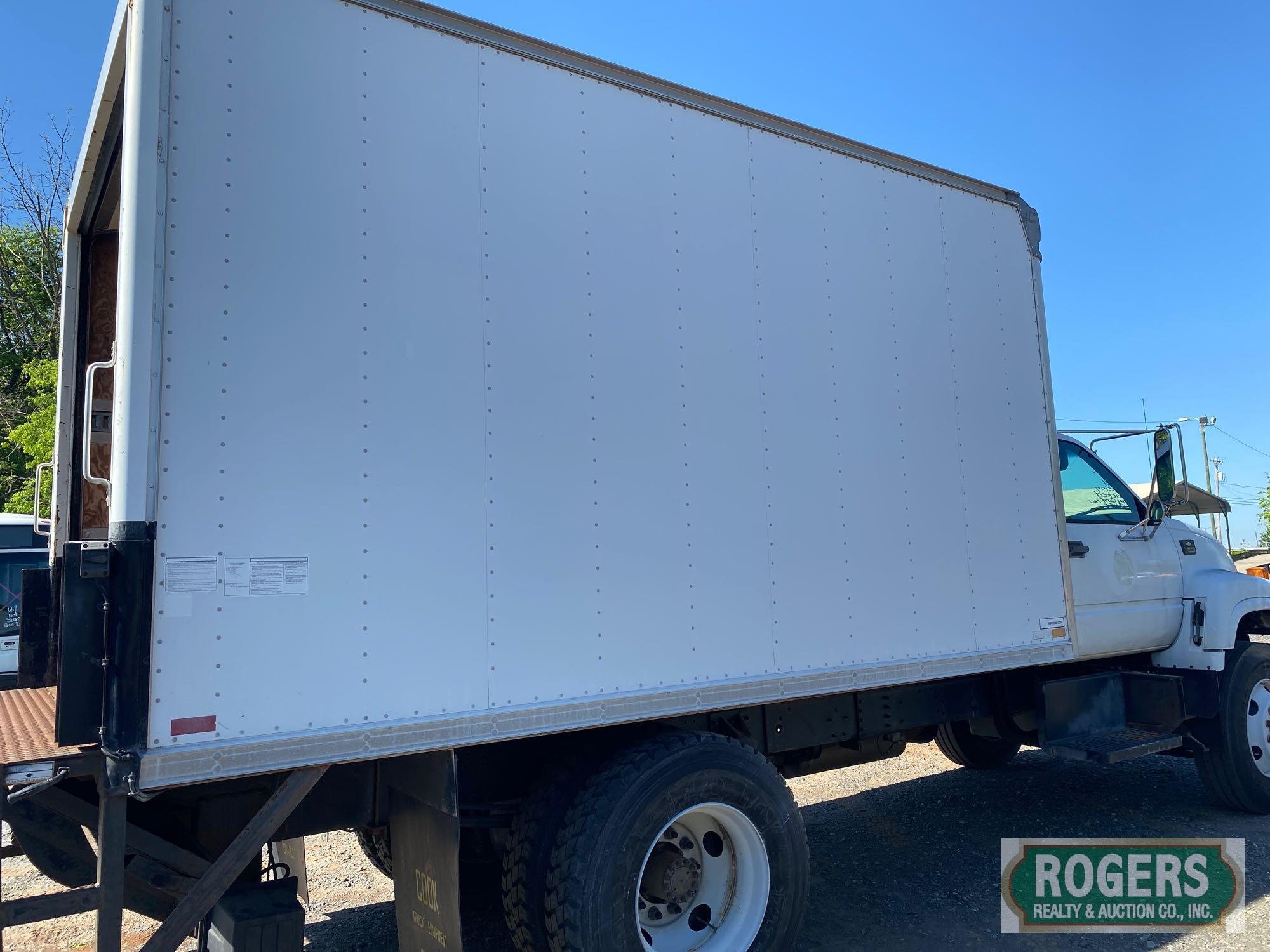 2001 CHEVROLET BOX TRUCK