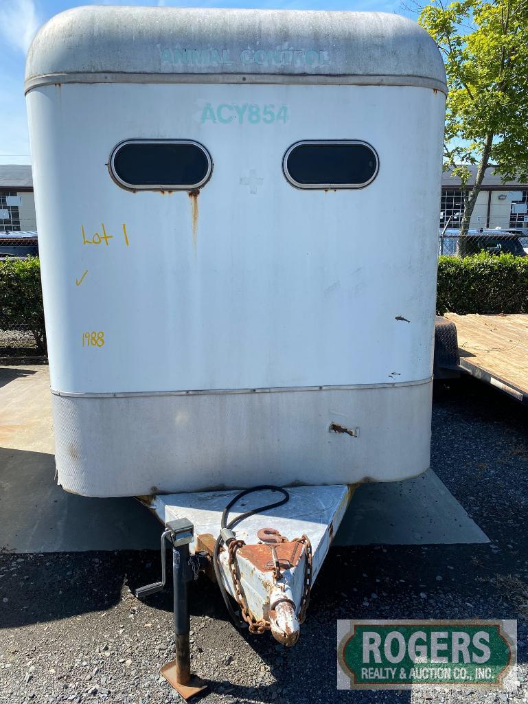 1988 SQUIRES HORSE TRAILER ANIMAL TRANSPORT TRAILER