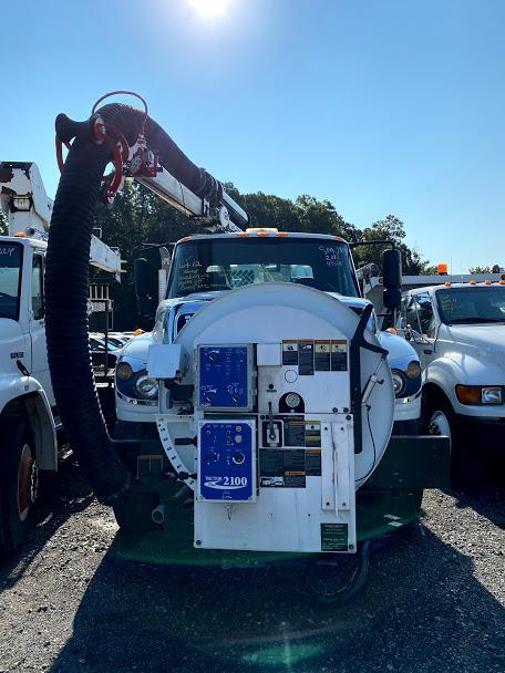 2012 INTERNATIONAL 7400 CATCH BASIN CLEANER TRUCK